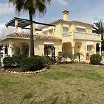 Beautiful Villa 2 Steps From The Beach